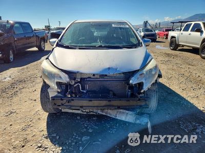 Piąte zdjęcie samochodu w środku: 2016 NISSAN VERSA NOTE SV VIN:3N1CE2CP4GL375098 - miniatura