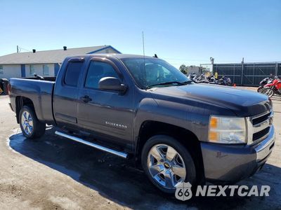 Czwarte zdjęcie samochodu z boku: 2010 CHEVROLET SILVERADO C1500 LT VIN:1GCSCSE08AZ119609 - miniatura