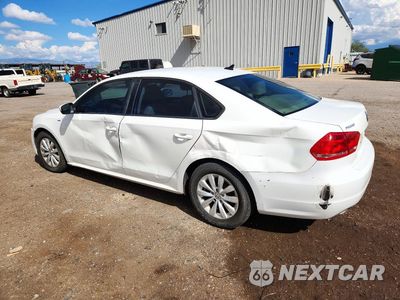 Drugie zdjęcie samochodu z przodu: 2013 VOLKSWAGEN PASSAT S VIN:1VWAP7A36DC143084 - miniatura