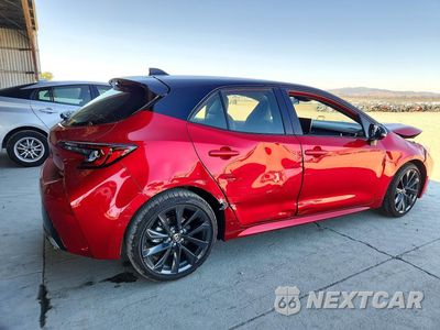 Trzecie zdjęcie samochodu z tyłu: 2025 TOYOTA COROLLA XSE VIN:JTNC4MBE3S3249925 - miniatura