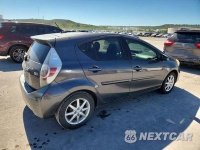 Trzecie zdjęcie samochodu z tyłu: 2012 TOYOTA PRIUS C THREE VIN:JTDKDTB33C1008016 - miniatura