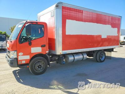 2017 HINO 195 BOX TRUCK JHHSDM2H8HK005564 - główne zdjęcie licytacji z USA - miniatura