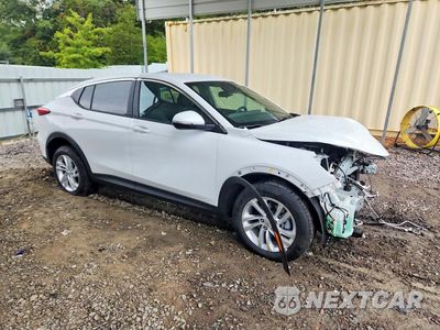 Czwarte zdjęcie samochodu z boku: 2025 BUICK ENVISTA PREFERRED VIN:KL47LAEP3SB239318 - miniatura