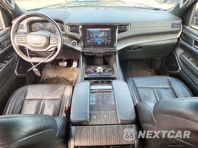 Zdjęcie 8 z 14 samochodu: 2022 JEEP WAGONEER SERIES III VIN:1C4SJVDT5NS127460 - miniatura