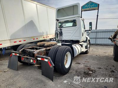 Trzecie zdjęcie samochodu z tyłu: 2019 INTERNATIONAL RH613 SEMI TRUCK VIN:3HSDXTZNXKN094693 - miniatura