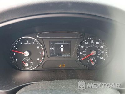 Zdjęcie 9 z 13 samochodu: 2018 KIA SORENTO LX VIN:5XYPGDA31JG410327 - miniatura