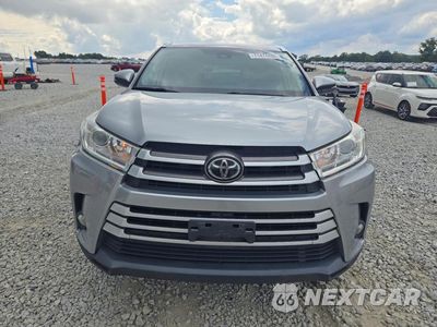 Piąte zdjęcie samochodu w środku: 2019 TOYOTA HIGHLANDER XLE VIN:5TDKZRFH5KS348036 - miniatura