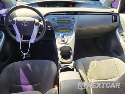 Zdjęcie 8 z 12 samochodu: 2011 TOYOTA PRIUS TWO VIN:JTDKN3DU0B0251323 - miniatura