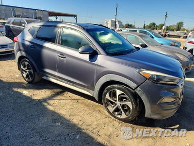 Czwarte zdjęcie samochodu z boku: 2018 HYUNDAI TUCSON VALUE VIN:KM8J33A24JU623530 - miniatura