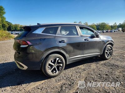Trzecie zdjęcie samochodu z tyłu: 2023 KIA SPORTAGE EX VIN:KNDPVCAG1P7039999 - miniatura