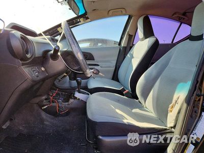 Zdjęcie 7 z 12 samochodu: 2014 TOYOTA PRIUS C ONE VIN:JTDKDTB32E1084460 - miniatura