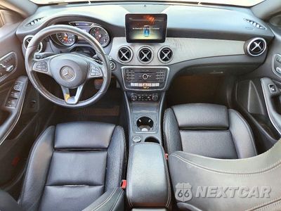 Zdjęcie 8 z 12 samochodu: 2018 MERCEDES-BENZ CLA 250 VIN:WDDSJ4EB4JN583240 - miniatura