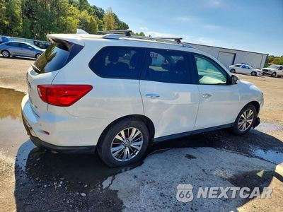 Trzecie zdjęcie samochodu z tyłu: 2019 NISSAN PATHFINDER SV VIN:5N1DR2MN0KC627660 - miniatura