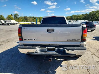 Zdjęcie 6 z 12 samochodu: 2004 CHEVROLET SILVERADO K3500 VIN:1GCJK331X4F147031 - miniatura