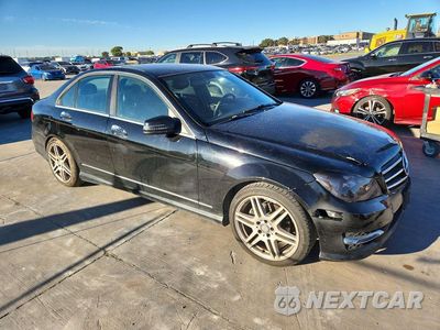Czwarte zdjęcie samochodu z boku: 2013 MERCEDES-BENZ C 250 VIN:WDDGF4HB2DA856366 - miniatura