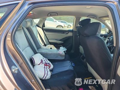 Zdjęcie 10 z 12 samochodu: 2019 HONDA ACCORD LX VIN:1HGCV1F19KA114792 - miniatura