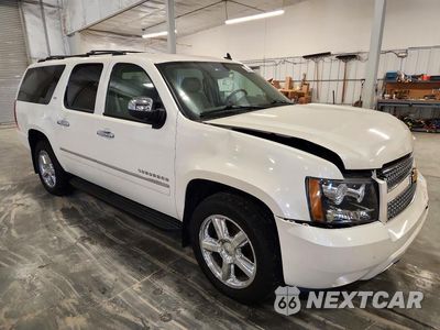 Czwarte zdjęcie samochodu z boku: 2014 CHEVROLET SUBURBAN K1500 LTZ VIN:1GNSKKE70ER209141 - miniatura