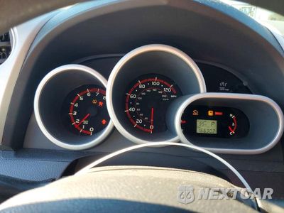 Zdjęcie 9 z 13 samochodu: 2010 PONTIAC VIBE VIN:5Y2SP6E88AZ404618 - miniatura