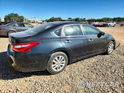 Trzecie zdjęcie samochodu z tyłu: 2017 NISSAN ALTIMA 2.5 S VIN:1N4AL3AP7HC202276 - miniatura