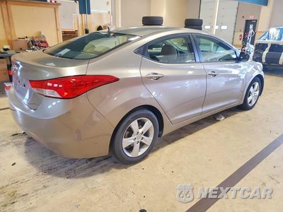 Trzecie zdjęcie samochodu z tyłu: 2013 HYUNDAI ELANTRA GLS VIN:5NPDH4AE6DH419300 - miniatura