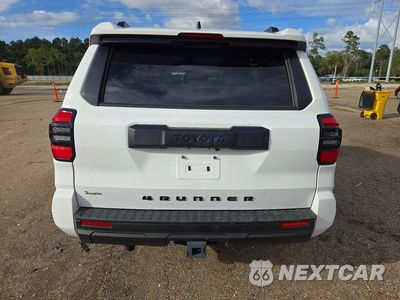 Zdjęcie 6 z 12 samochodu: 2025 TOYOTA 4RUNNER SR5 VIN:JTEVA5ARXS5008511 - miniatura