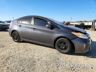 Czwarte zdjęcie samochodu z boku: 2013 TOYOTA PRIUS THREE VIN:JTDKN3DU4D1629849 - miniatura