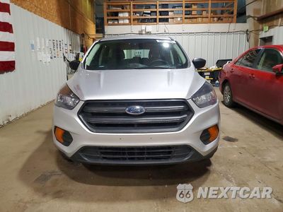 Piąte zdjęcie samochodu w środku: 2018 FORD ESCAPE S VIN:1FMCU0F75JUD30003 - miniatura