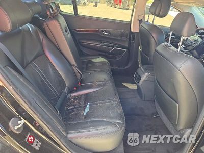 Zdjęcie 10 z 13 samochodu: 2016 KIA K900 LUXURY V8 VIN:KNALW4D42G6032386 - miniatura