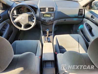 Zdjęcie 8 z 12 samochodu: 2006 HONDA ACCORD LX VIN:1HGCM56426A050556 - miniatura