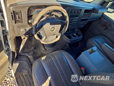 Zdjęcie 8 z 13 samochodu: 2016 CHEVROLET EXPRESS G2500 VIN:1GCWGAFF9G1119614 - miniatura