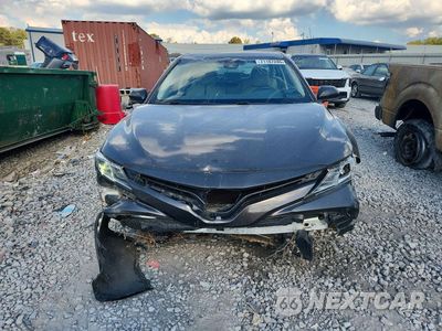 Piąte zdjęcie samochodu w środku: 2018 TOYOTA CAMRY LE VIN:4T1B11HK1JU111700 - miniatura