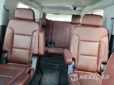 Zdjęcie 10 z 13 samochodu: 2019 CHEVROLET SUBURBAN C1500 PREMIER VIN:1GNSCJKJXKR337650 - miniatura