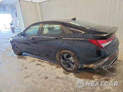 Drugie zdjęcie samochodu z przodu: 2026 HYUNDAI ELANTRA SEL SPORT VIN:KMHLM4DG5TU235857 - miniatura