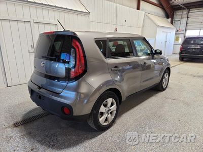 Trzecie zdjęcie samochodu z tyłu: 2017 KIA SOUL BASE VIN:KNDJN2A21H7467626 - miniatura