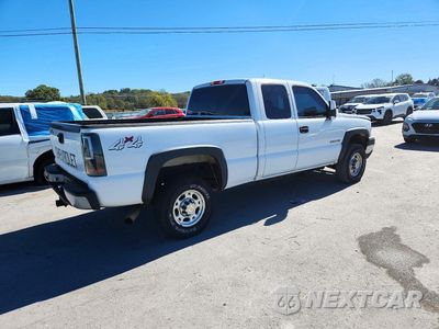 Trzecie zdjęcie samochodu z tyłu: 2003 CHEVROLET SILVERADO K2500 HEAVY DUTY VIN:1GCHK29U73E188165 - miniatura