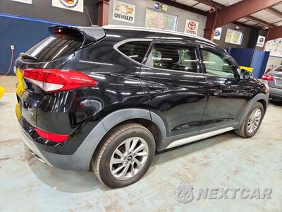 Trzecie zdjęcie samochodu z tyłu: 2017 HYUNDAI TUCSON ECO VIN:KM8J3CA26HU505814 - miniatura