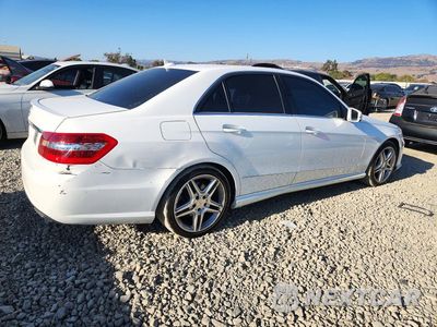 Trzecie zdjęcie samochodu z tyłu: 2013 MERCEDES-BENZ E 350 VIN:WDDHF5KB4DA695053 - miniatura