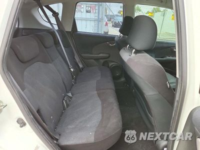 Zdjęcie 10 z 12 samochodu: 2010 HONDA FIT SPORT VIN:JHMGE8H4XAS026096 - miniatura