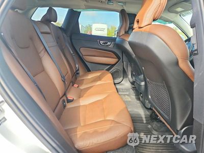 Zdjęcie 11 z 13 samochodu: 2020 VOLVO XC60 T5 MOMENTUM VIN:YV4102RK9L1418055 - miniatura