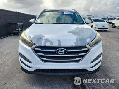 Piąte zdjęcie samochodu w środku: 2017 HYUNDAI TUCSON SE VIN:KM8J33A45HU587083 - miniatura
