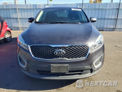 Piąte zdjęcie samochodu w środku: 2016 KIA SORENTO LX VIN:5XYPGDA30GG159244 - miniatura