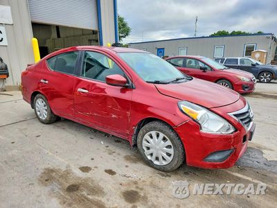 Czwarte zdjęcie samochodu z boku: 2015 NISSAN VERSA 1.6 SV VIN:3N1CN7AP7FL807133 - miniatura
