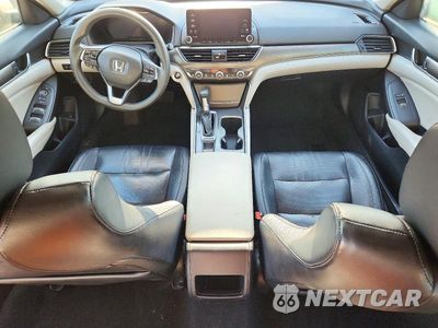 Zdjęcie 8 z 12 samochodu: 2018 HONDA ACCORD LX VIN:1HGCV1F15JA250576 - miniatura