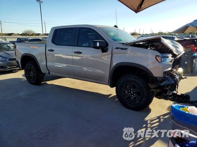 Czwarte zdjęcie samochodu z boku: 2026 CHEVROLET SILVERADO K1500 ZR2 VIN:3GCUKHEL0TG417888 - miniatura