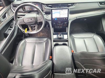 Zdjęcie 8 z 13 samochodu: 2024 JEEP GRAND CHEROKEE LIMITED VIN:1C4RJGBGXRC109472 - miniatura