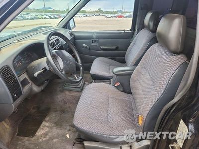 Zdjęcie 7 z 12 samochodu: 1996 NISSAN TRUCK XE VIN:1N6SD16S6TC328275 - miniatura