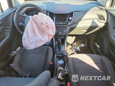 Zdjęcie 8 z 13 samochodu: 2020 CHEVROLET TRAX LS VIN:3GNCJKSB7LL162338 - miniatura