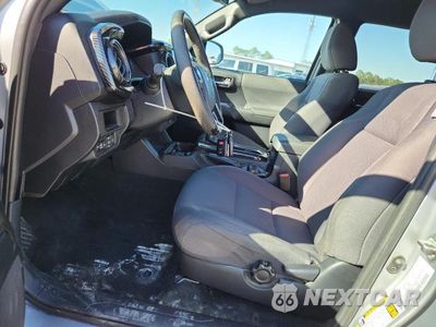 Zdjęcie 7 z 12 samochodu: 2019 TOYOTA TACOMA TRD SPORT VIN:3TMAZ5CN2KM102219 - miniatura
