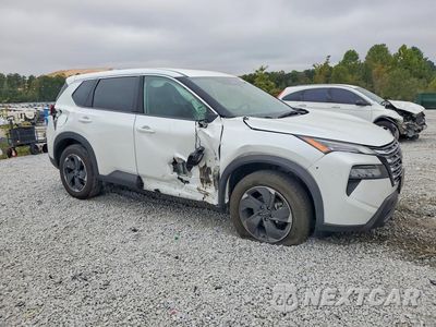 Czwarte zdjęcie samochodu z boku: 2025 NISSAN ROGUE SV VIN:5N1BT3BB6SC791728 - miniatura