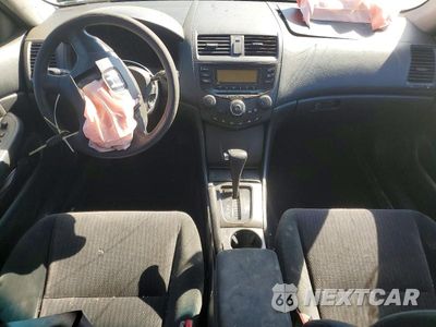 Zdjęcie 8 z 12 samochodu: 2004 HONDA ACCORD LX VIN:1HGCM56424A051221 - miniatura
